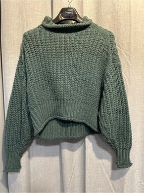 H&M Chunky Knit Mock Neck Sweater in Deep Green